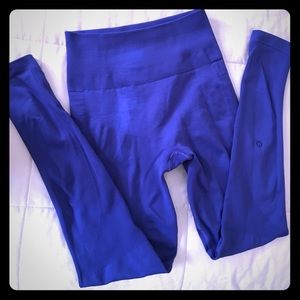 !!SOLD !!!Lululemon “zone in tights” size 4